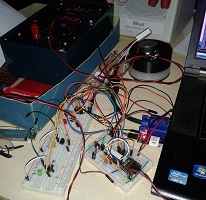 Image: Prototyp mit 3 Sensoren und einem Signalgeber